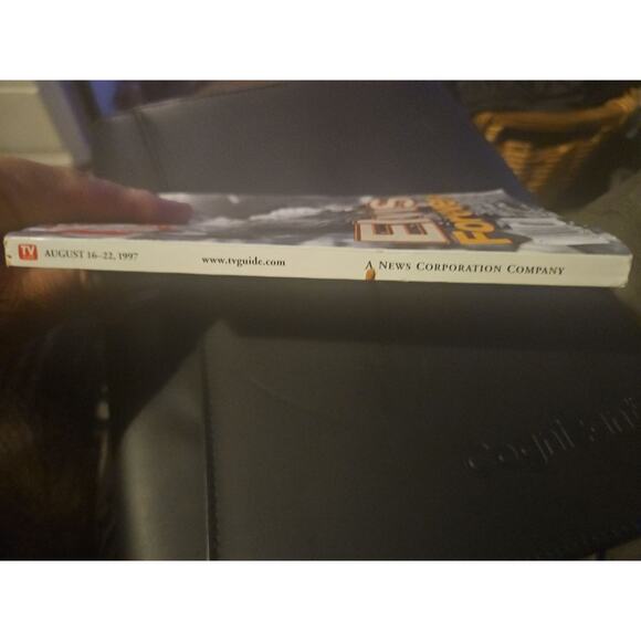 Tv Guide August 16-22 1997 Elvis Forever leather coat - Picture 2 of 3